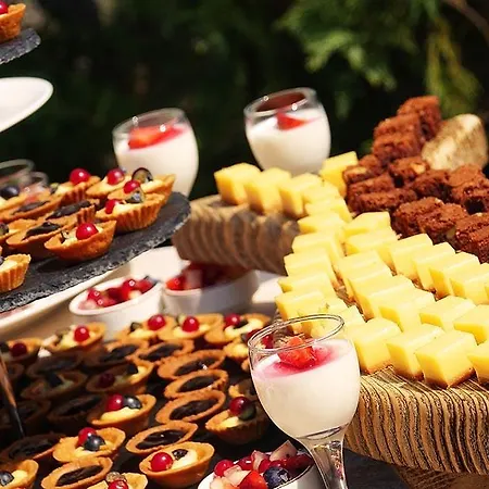 ذا إسكيب فندق